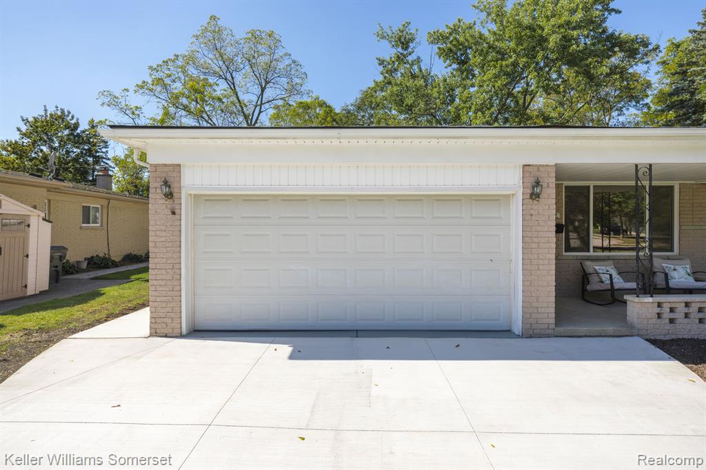 5355 CHURCH HILL Drive, Troy, MI 48085 — Photo 4
