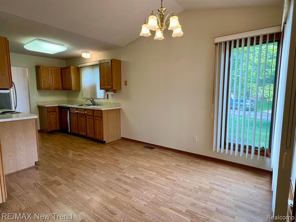 22135 RIVER RIDGE Trail, Farmington Hills, MI 48335 — Photo 5