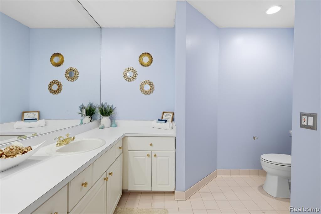 42739 Pond View Drive, Sterling Heights, MI 48314 — Photo 30