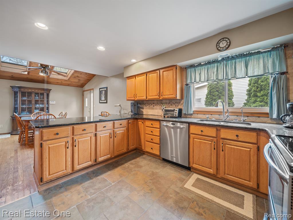 4825 Downing Drive, Pinckney, MI 48169 — Photo 10
