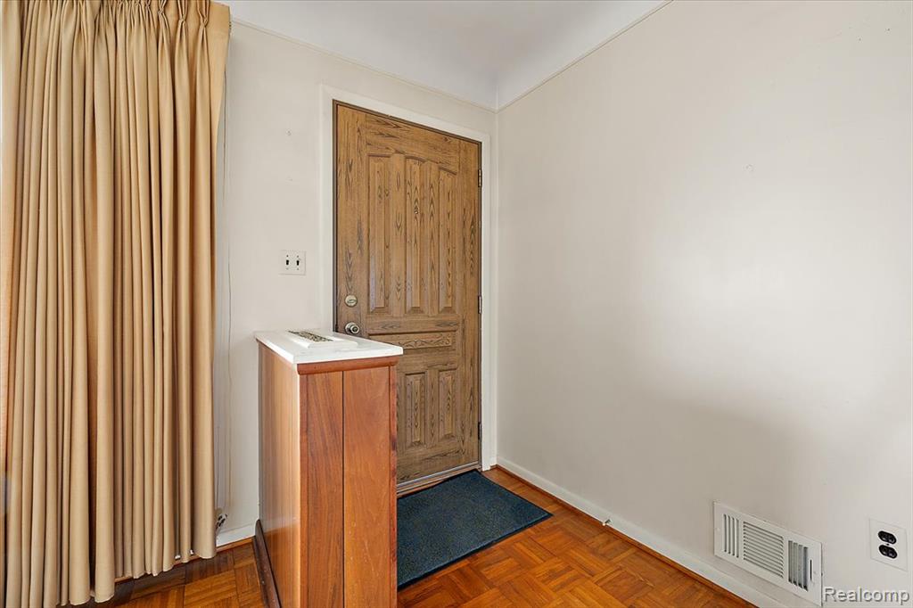 4215 Lexington Drive, Trenton, MI 48183 — Photo 5