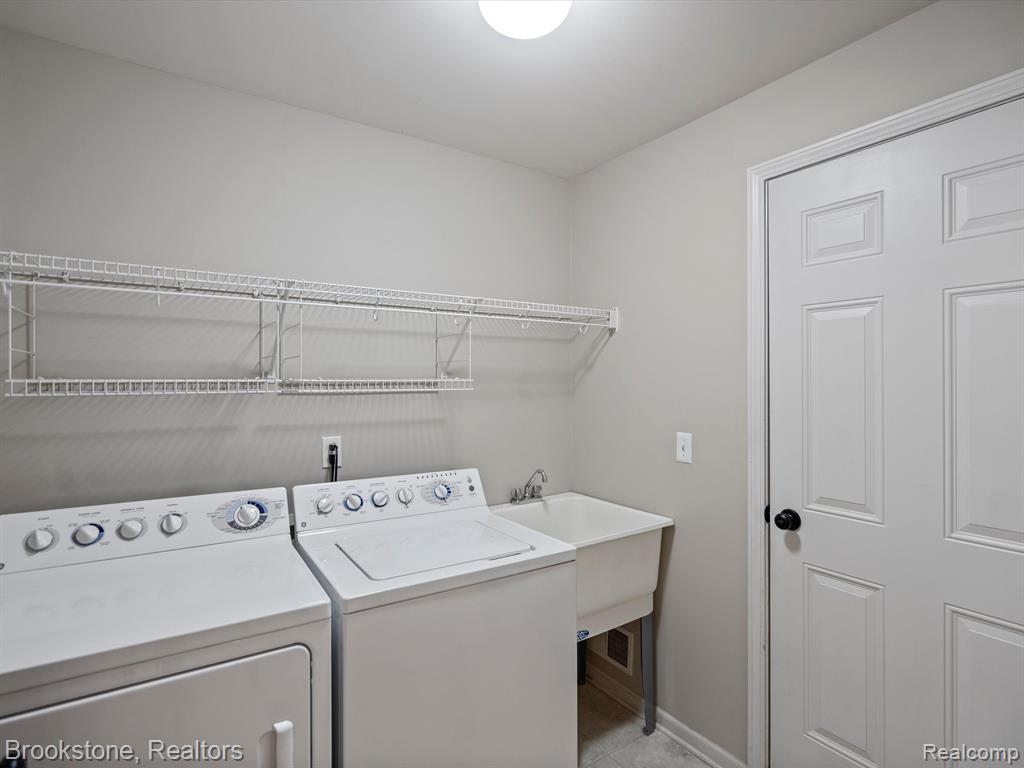 30101 Chantel Drive, Walled Lake, MI 48390 — Photo 17
