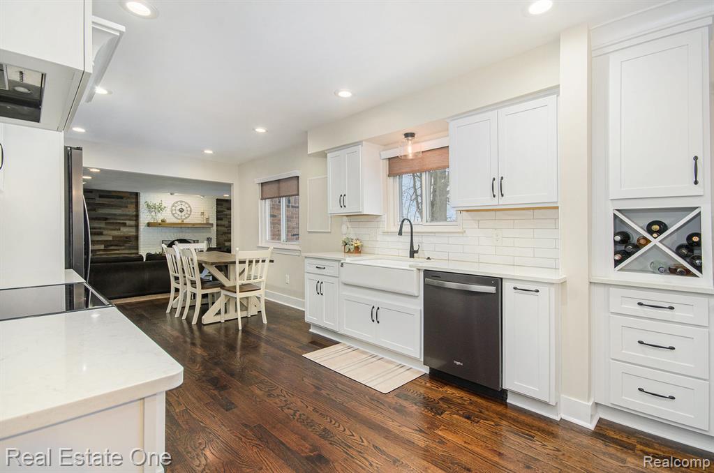 5395 English Drive, Troy, MI 48085 — Photo 4