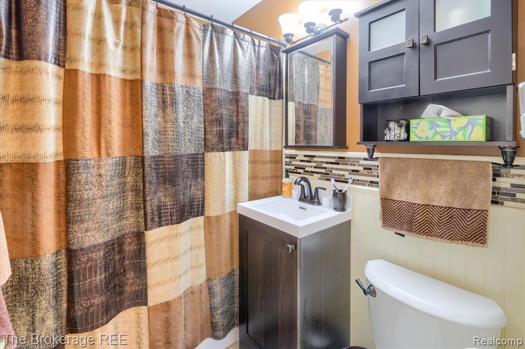 5107 Hartland Drive, Flint, MI 48506 — Photo 38