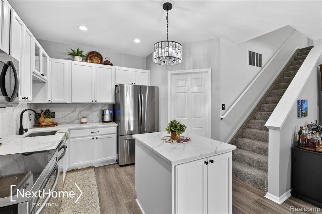 9627 Lakeside Drive, Ypsilanti, MI 48197 — Photo 9