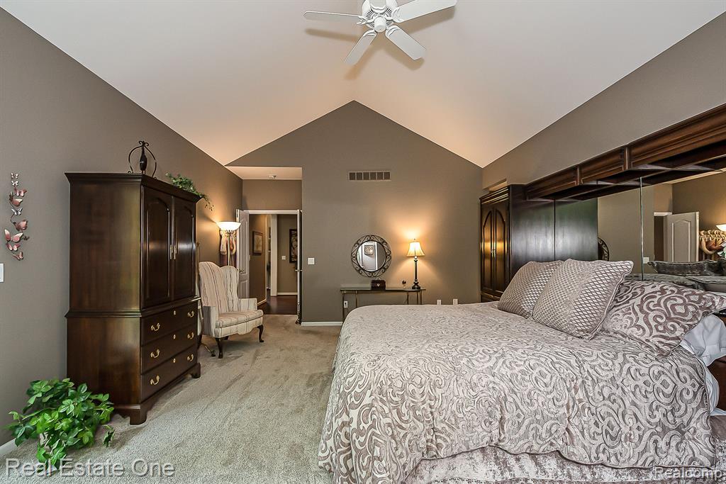 8444 CLIMBING Way, Pinckney, MI 48169 — Photo 35