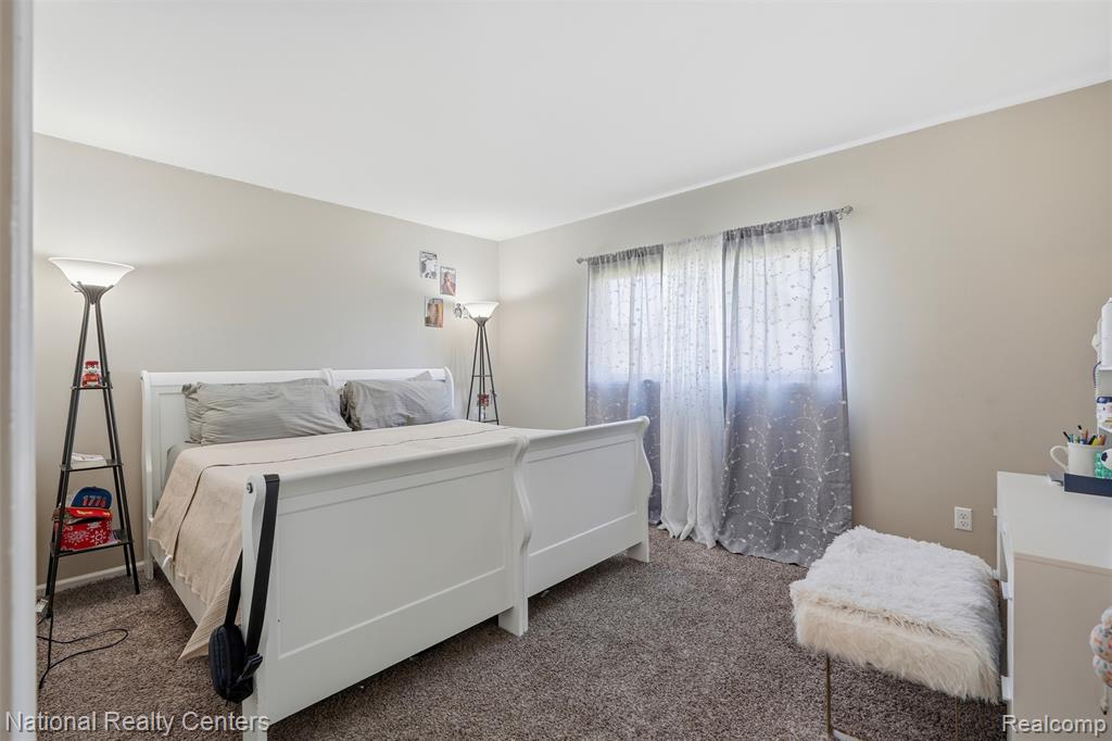 5549 Mansfield Avenue, Sterling Heights, MI 48310 — Photo 13
