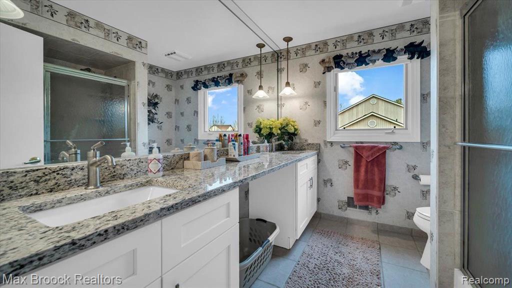 404 SHELLBOURNE Drive, Rochester Hills, MI 48309 — Photo 43