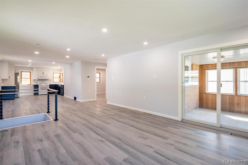 2615 WOODLAND COVE Drive, Brighton, MI 48114 — Photo 10