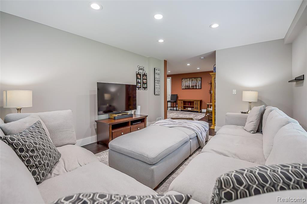 9137 Maltby Road, Brighton, MI 48116 — Photo 9