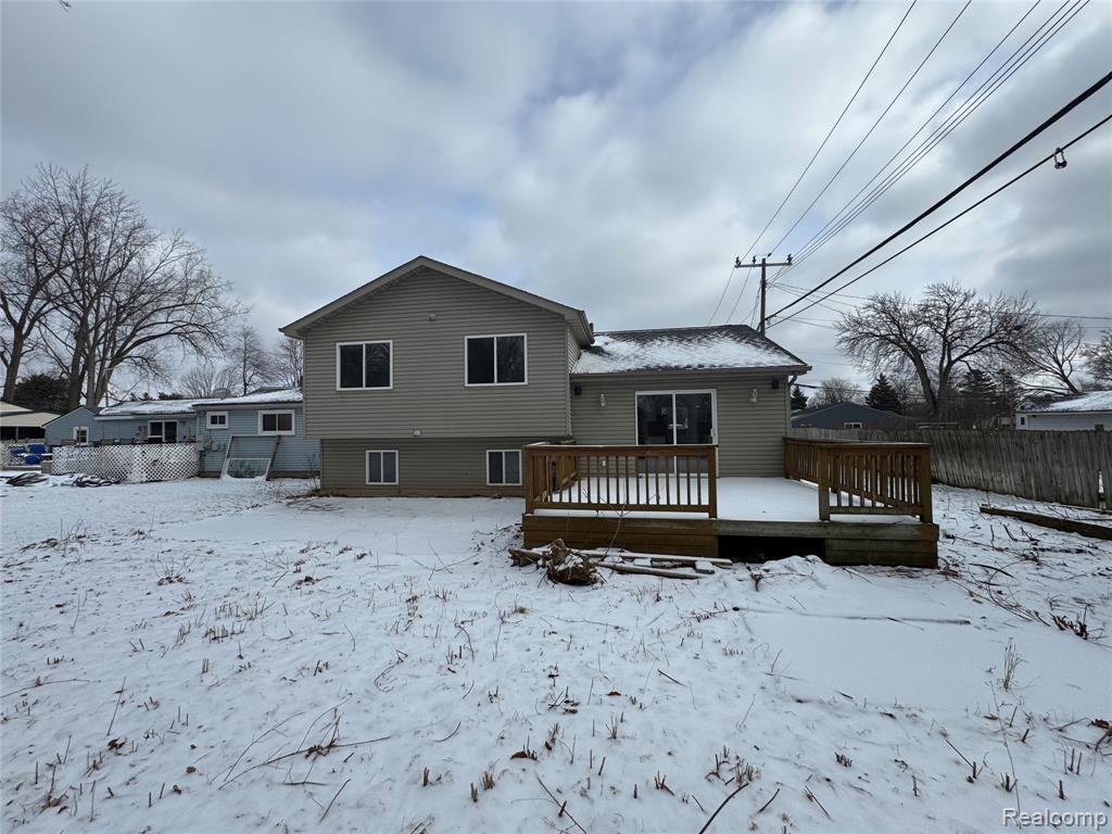 976 Ledyard Street, Waterford, MI 48328 — Photo 19