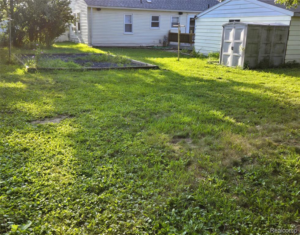 43982 North Avenue, Clinton Twp, MI 48036 — Photo 25