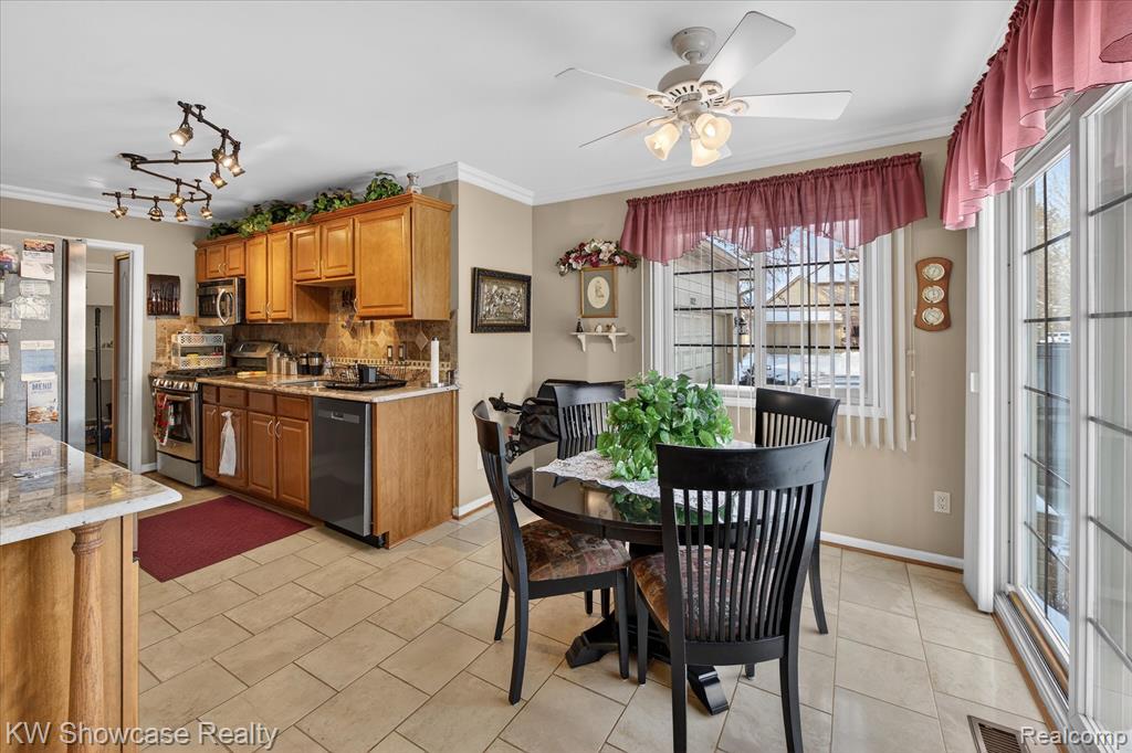802 Red Maple Lane, Wixom, MI 48393 — Photo 16