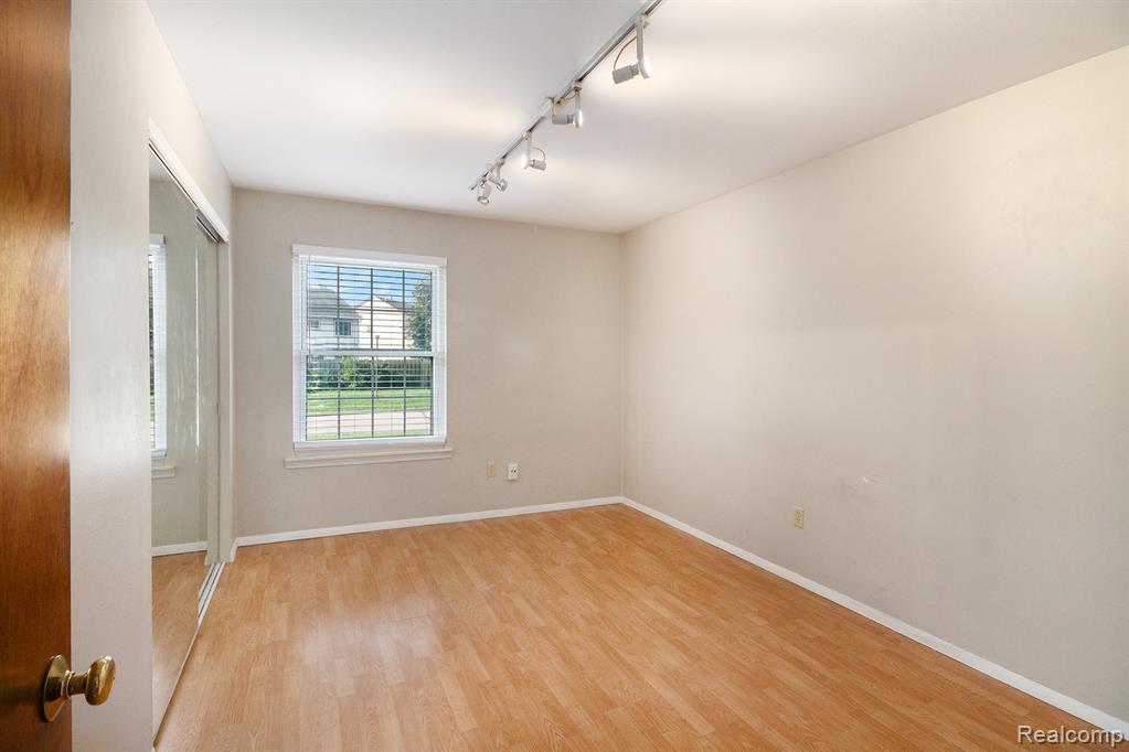 841 Bloomfield Village Boulevard, D, Auburn Hills, MI 48326 — Photo 11