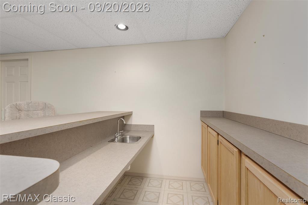 45105 Dunbarton Drive, Novi, MI — Photo 32