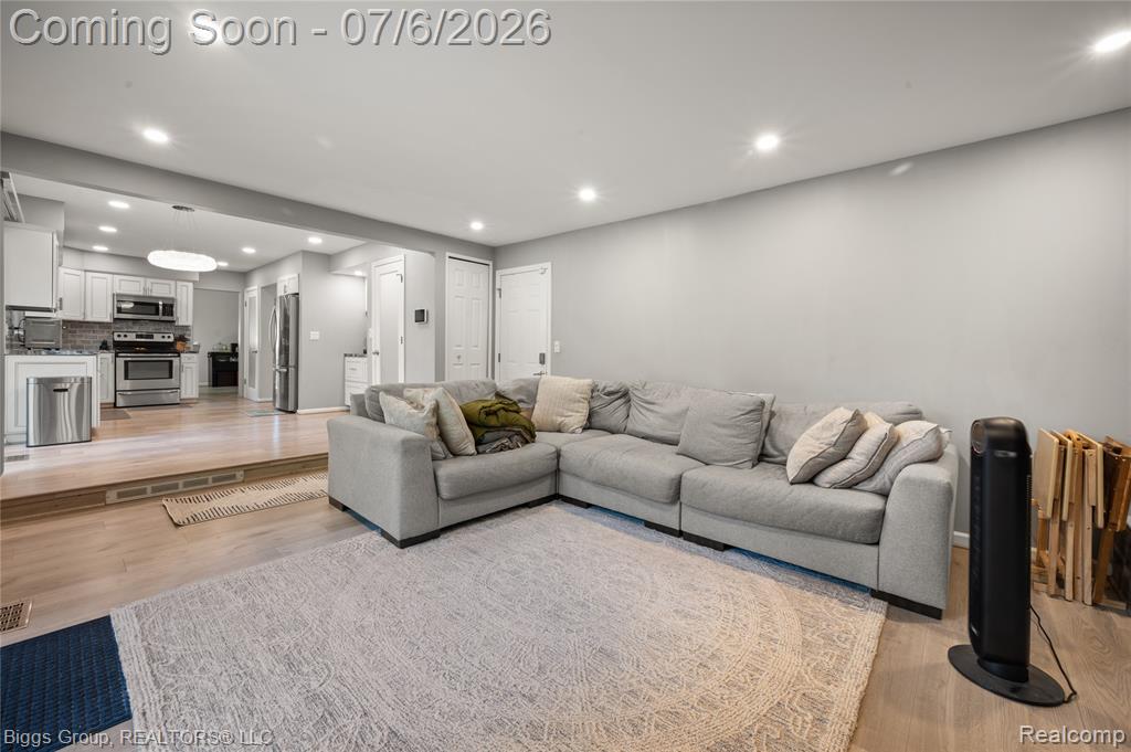 26207 Meadowbrook Way, Lathrup Village, MI 48076 — Photo 18
