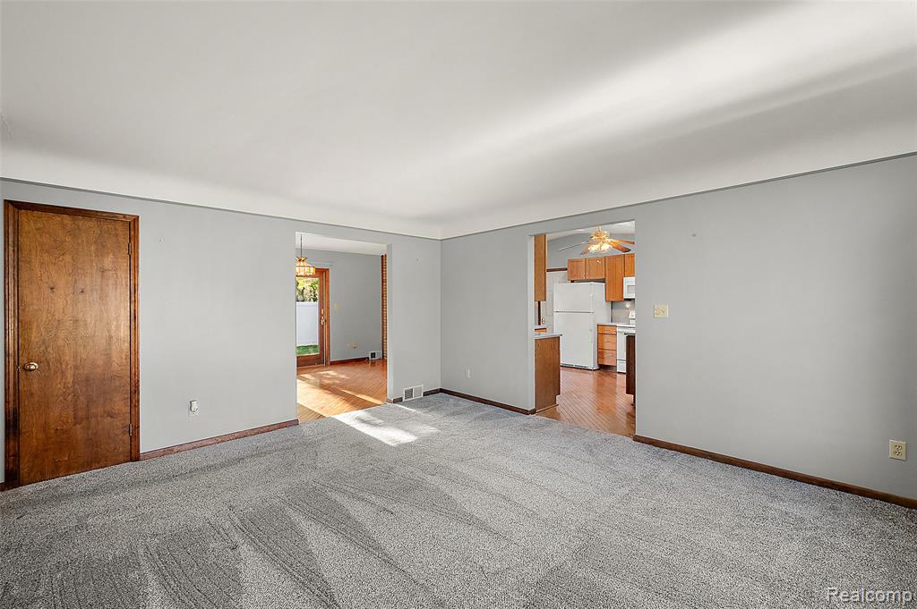 15 Pleasant Lake Drive, Waterford, MI 48327 — Photo 11