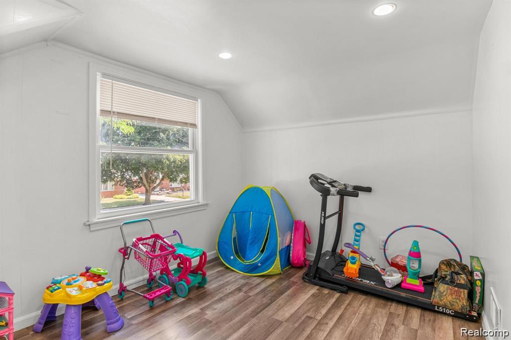 6763 N Gulley Road, Dearborn Heights, MI 48127 — Photo 17