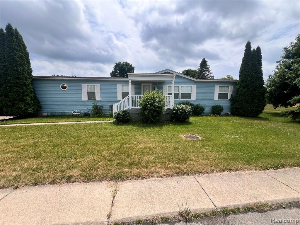 415 Weeping Willow, Flint, MI 48506 — front exterior