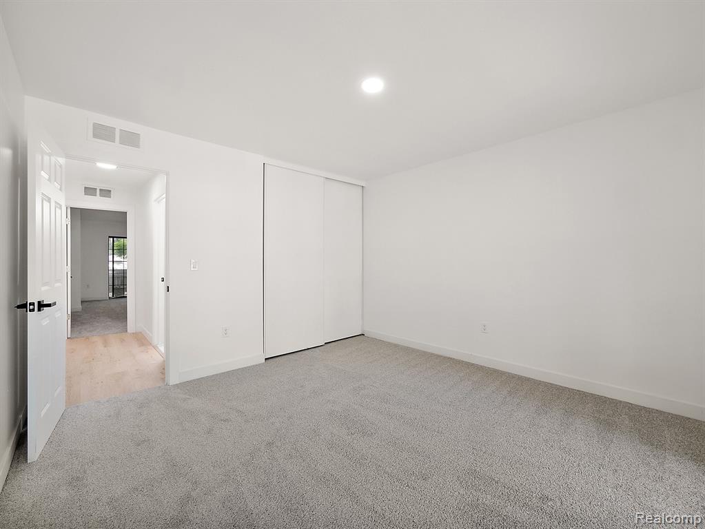 25167 GREENBROOKE Drive, Southfield, MI 48033 — Photo 13