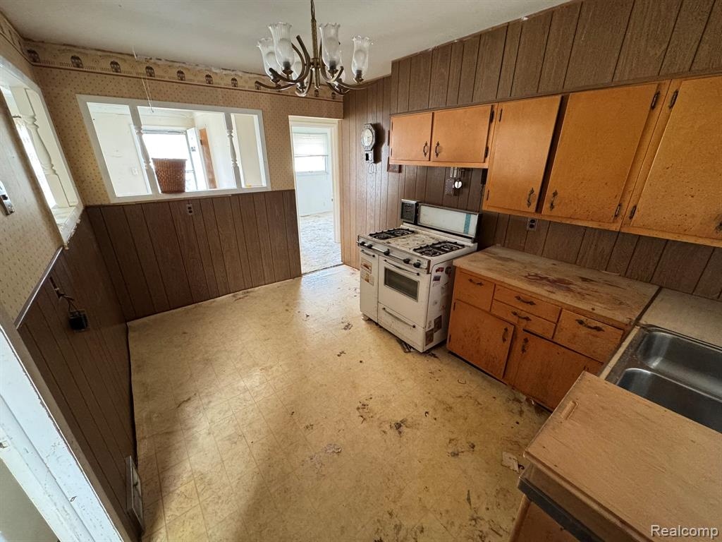 47166 Roland Street, Shelby Twp, MI 48317 — Photo 17