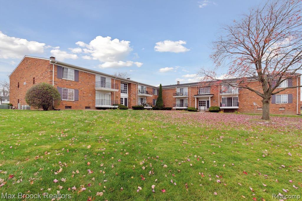 458 FOX HILLS Drive N, A-4, Bloomfield Hills, MI 48304 — Photo 13