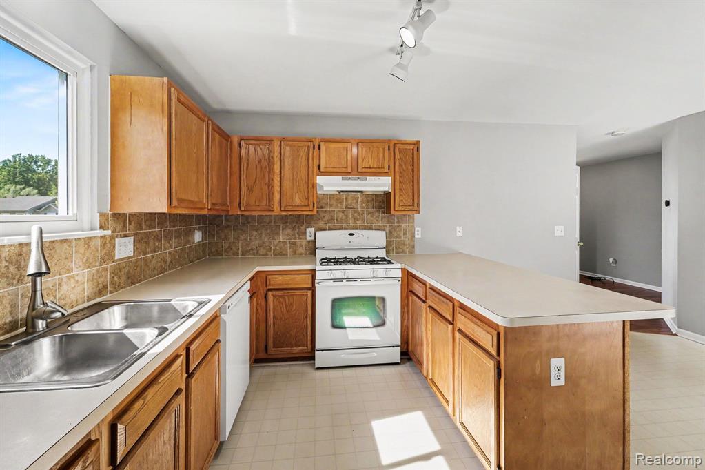 9312 Sandy Hollow Lane, Davison, MI 48423 — Photo 9