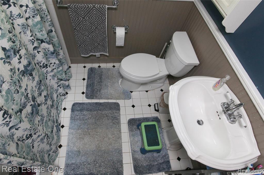483 Rochdale Drive S, Rochester Hills, MI 48309 — Photo 26