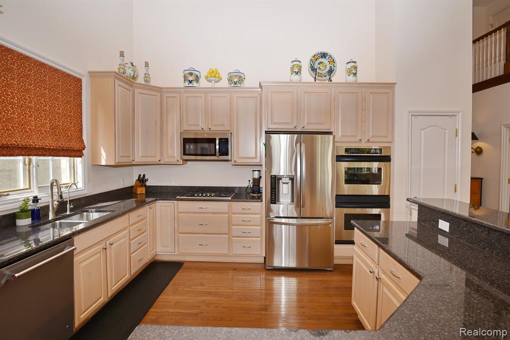 4048 CHATFIELD Lane, Troy, MI 48098 — Photo 18