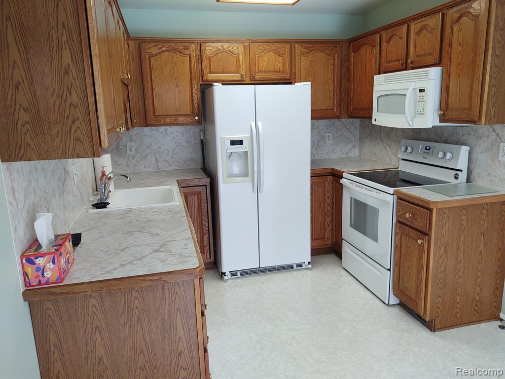 19724 DEARBORN Court, Northville, MI 48167 — Photo 3