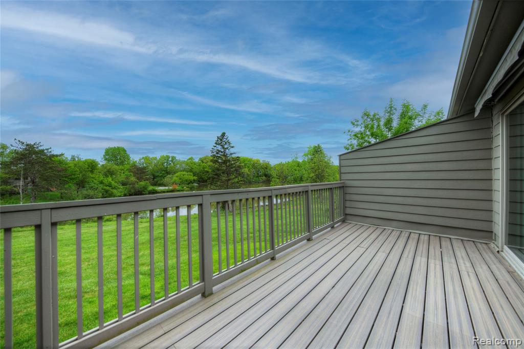 671 Watersedge Drive, Ann Arbor, MI 48105 — Photo 2