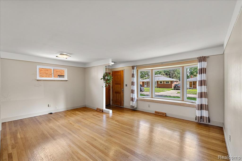 1271 Beaupre Avenue, Madison Heights, MI 48071 — Photo 5