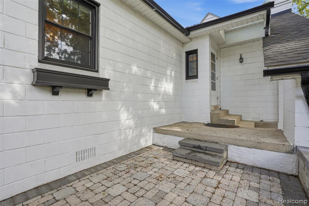 93 Oakdale Boulevard, Pleasant Ridge, MI — Photo 41