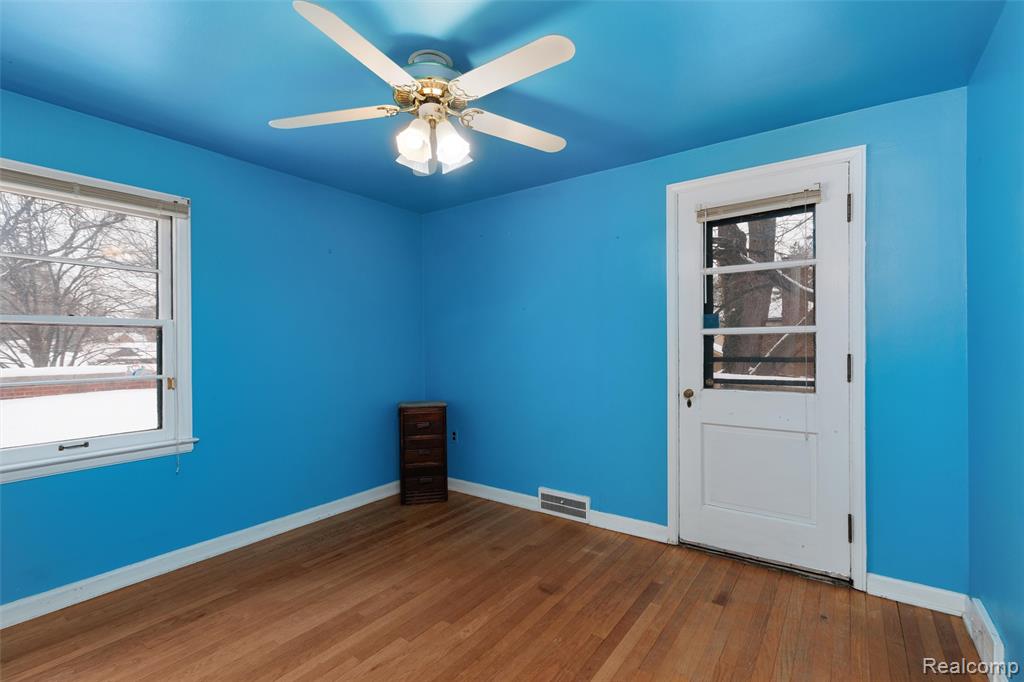 12935 Victoria Avenue, Huntington Woods, MI — Photo 33