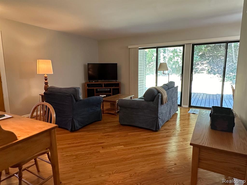 424 W ROCKWELL Street, Fenton, MI 48430 — Photo 19