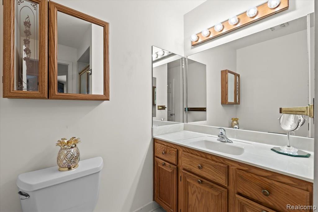 42158 Blossom Lane, Clinton Twp, MI 48038 — Photo 2
