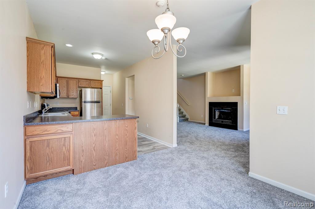 41211 N MAPLEWOOD Drive, Canton, MI 48187 — Photo 14