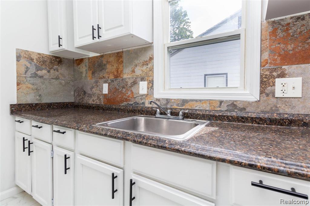 8713 Hupp Avenue, Warren, MI 48089 — Photo 10