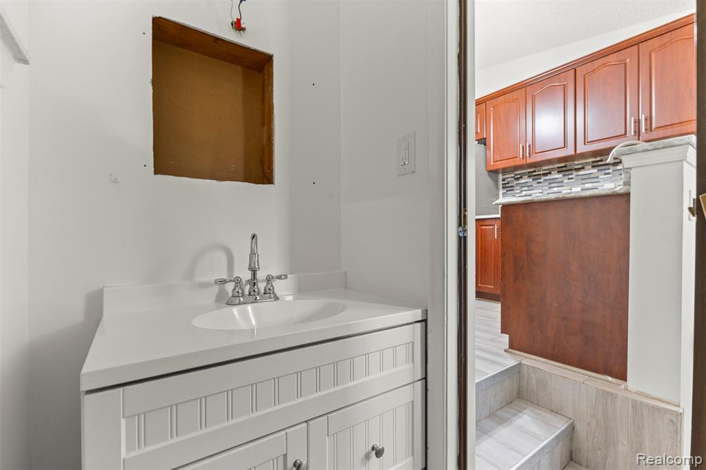 7423 Amboy Street, Dearborn Heights, MI 48127 — Photo 19