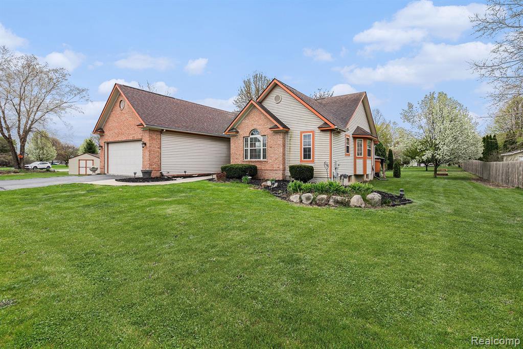 4251 E Rolston Road, Linden, MI 48451 — Photo 3