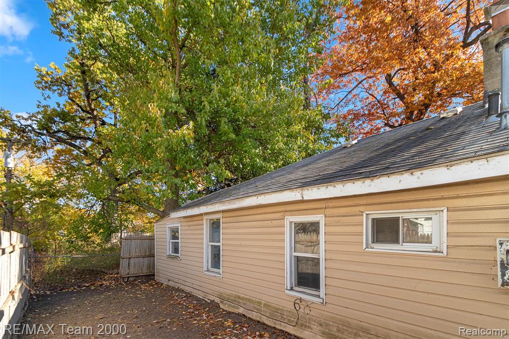 533 E Milton Avenue, Hazel Park, MI 48030 — Photo 29