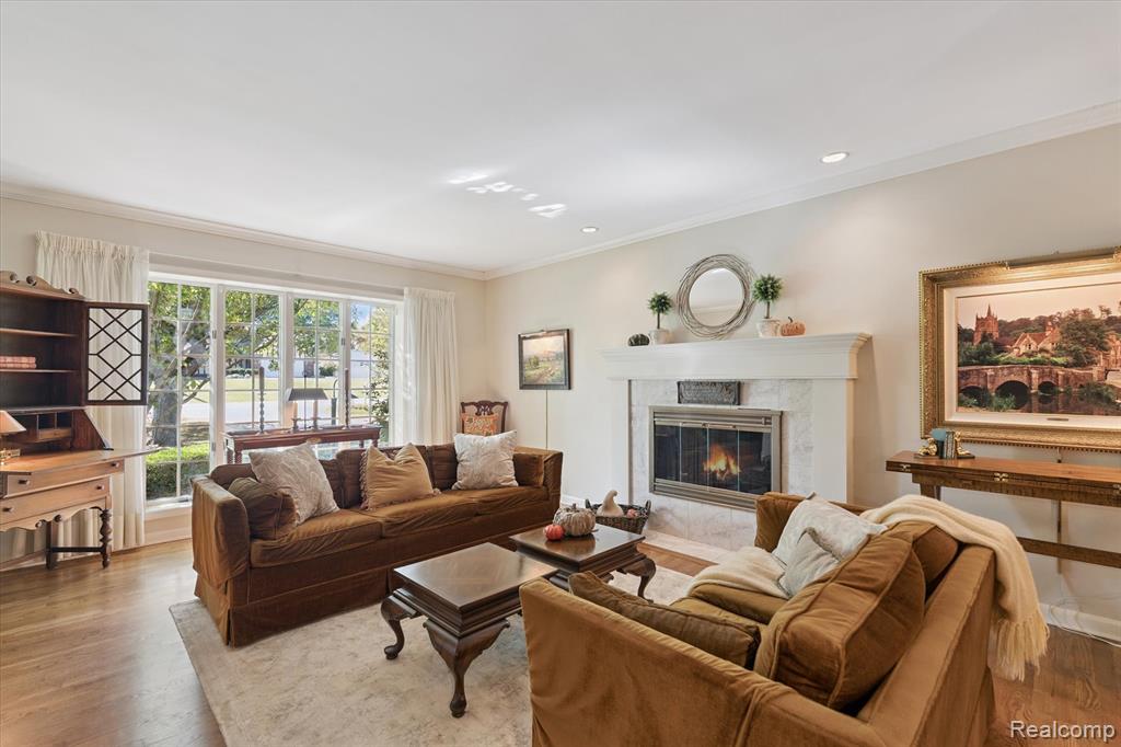 915 E River Road, Flushing, MI 48433 — Photo 7