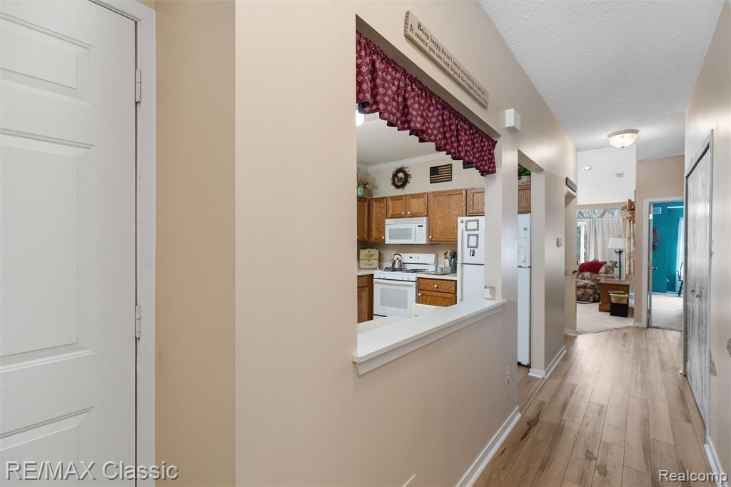 41769 Webster Court, Novi, MI 48377 — Photo 5