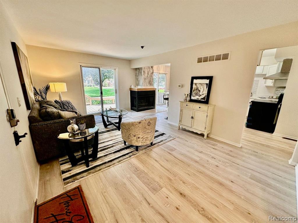 41574 BEDFORD Drive, Canton, MI 48187 — Photo 2