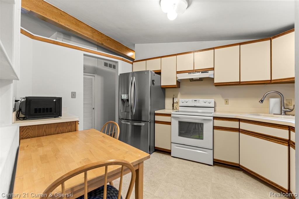 9768 Seavitt Drive, Allen Park, MI 48101 — Photo 9