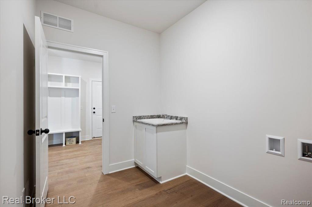 53983 STONYFORD Drive, New Baltimore, MI 48047 — Photo 63