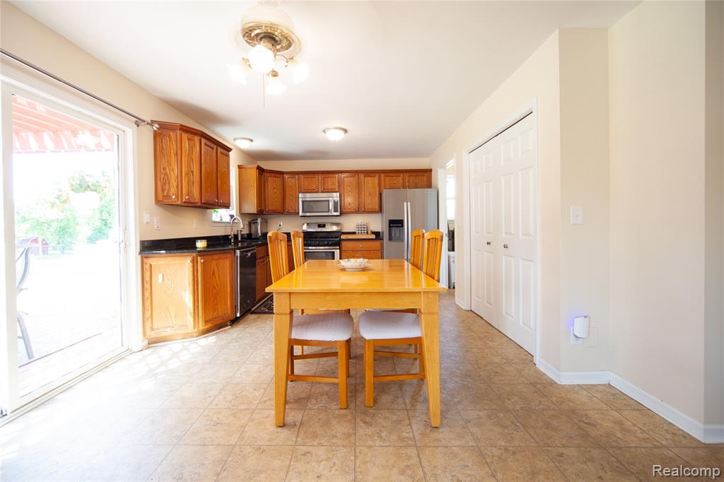 4470 Westedge Way, Grand Blanc, MI 48439 — Photo 6