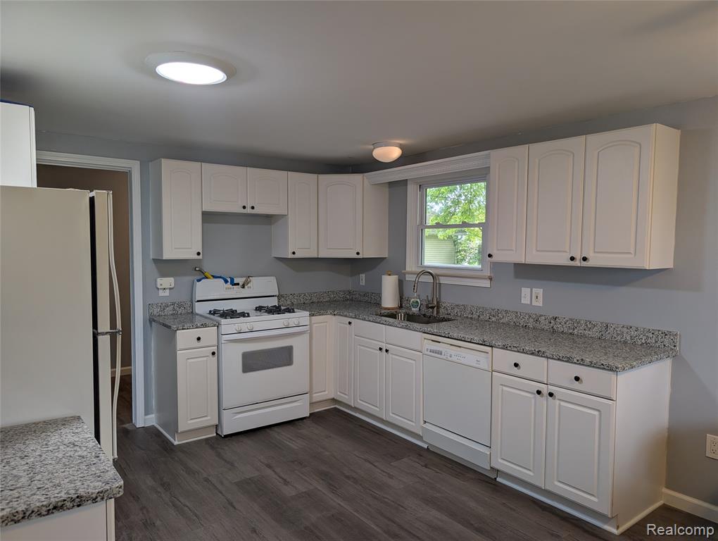 26241 Weigel Road, New Boston, MI 48164 — Photo 21