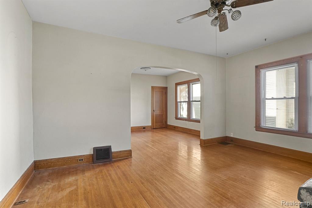 95 AHRENS Street, Mount Clemens, MI 48043 — Photo 6