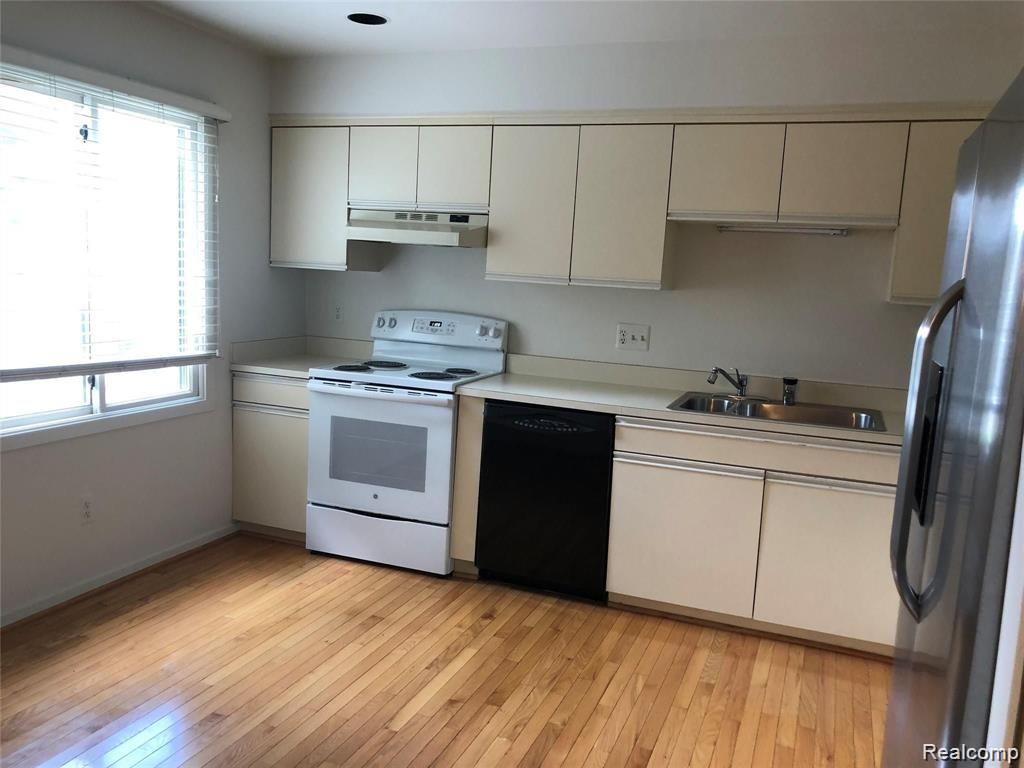 7095 ELMHURST DRIVE, West Bloomfield, MI — Photo 12